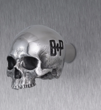 Travis Barker / Buster +Punch Möbelknopf "the scull" in Messing oder Edelstahl